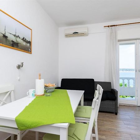 Apartments Biserka Barbat na Rabu ภายนอก รูปภาพ