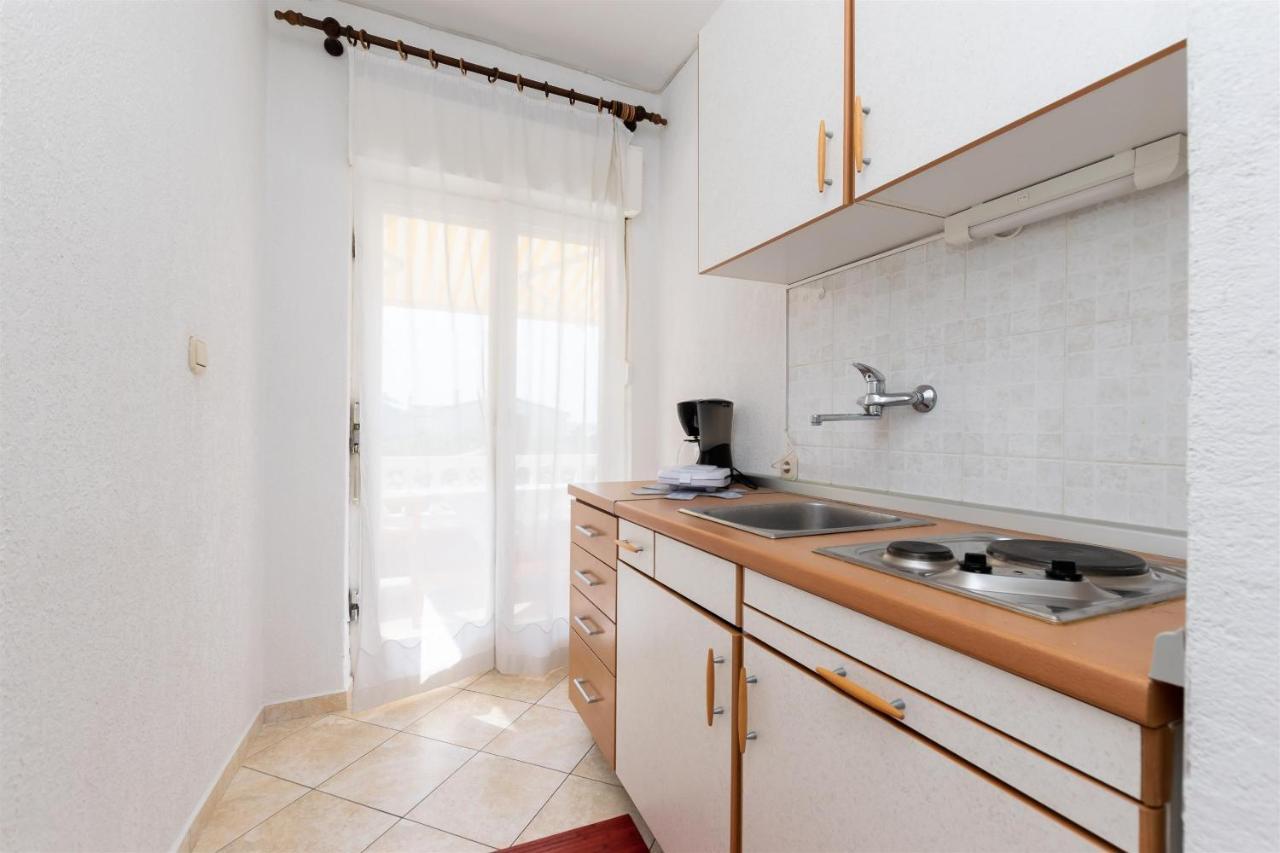 Apartments Biserka Barbat na Rabu ภายนอก รูปภาพ