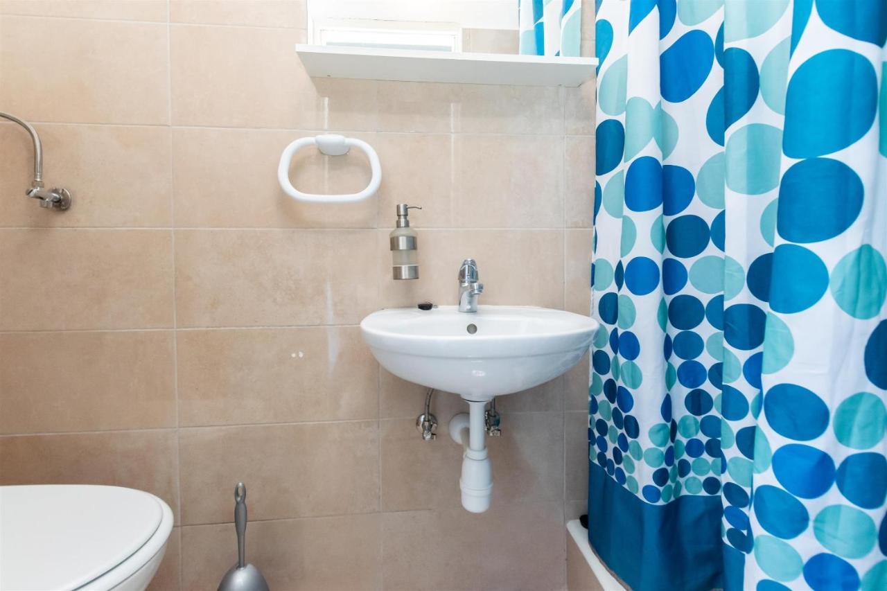 Apartments Biserka Barbat na Rabu ภายนอก รูปภาพ