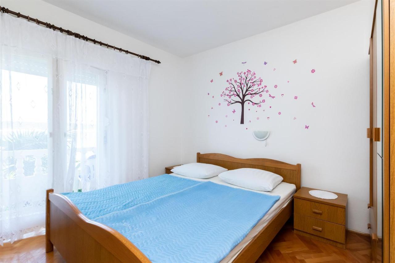 Apartments Biserka Barbat na Rabu ภายนอก รูปภาพ