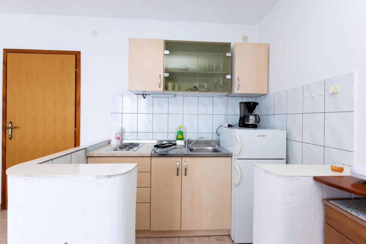 Apartments Biserka Barbat na Rabu ภายนอก รูปภาพ
