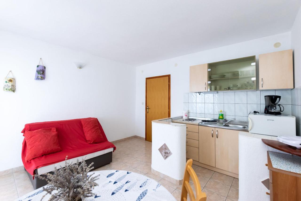 Apartments Biserka Barbat na Rabu ภายนอก รูปภาพ