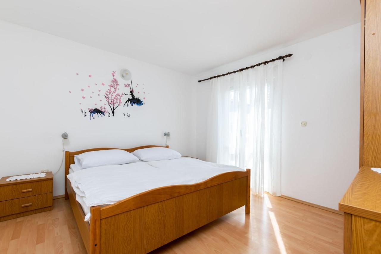 Apartments Biserka Barbat na Rabu ภายนอก รูปภาพ
