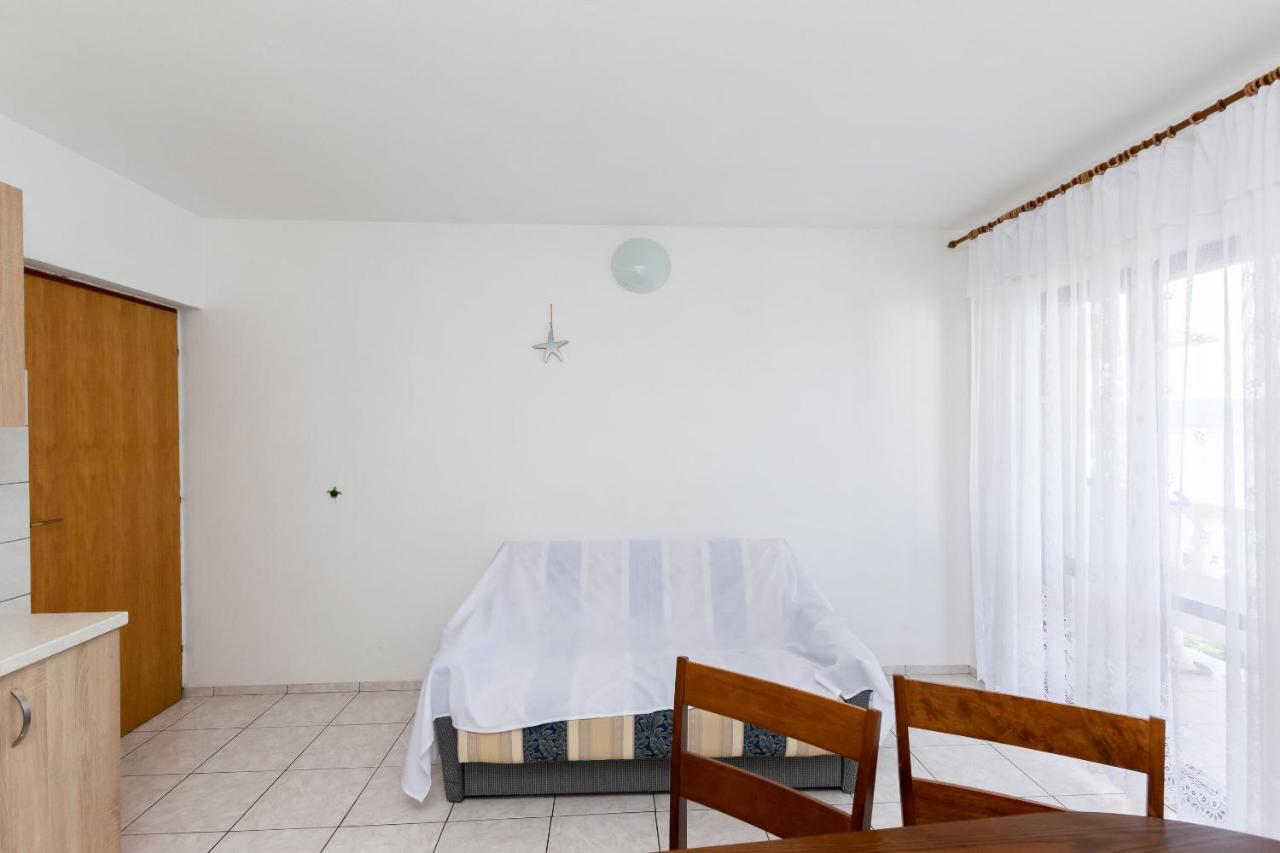 Apartments Biserka Barbat na Rabu ภายนอก รูปภาพ