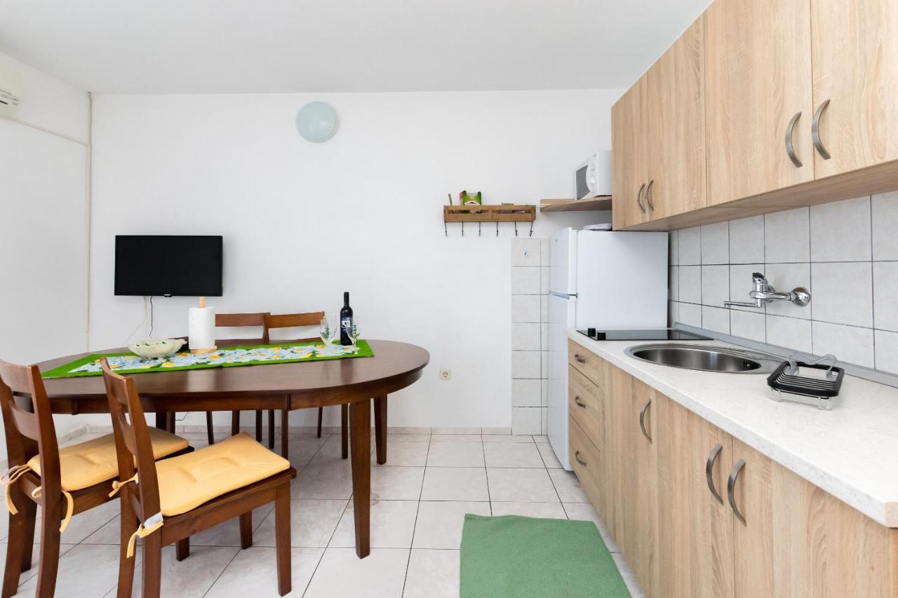 Apartments Biserka Barbat na Rabu ภายนอก รูปภาพ